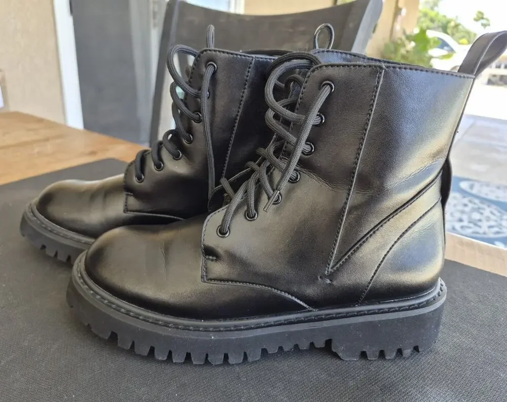 Women's Black Boots Size 38 Made In Italy